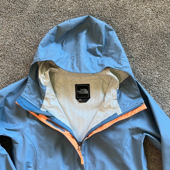 The North Face Rain Jacket Small - Picture 3 of 6